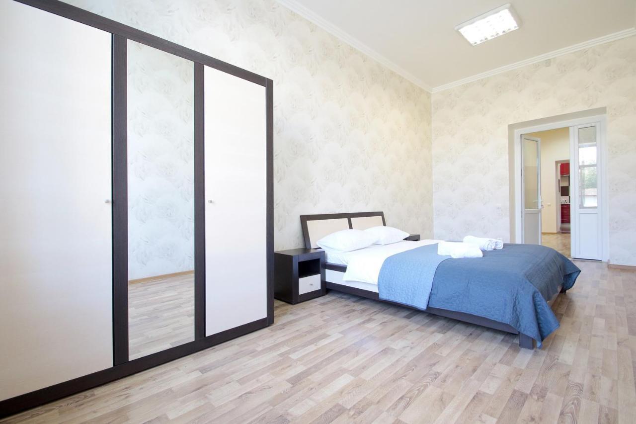 Deluxe Apartments 1326 Lviv Exterior photo