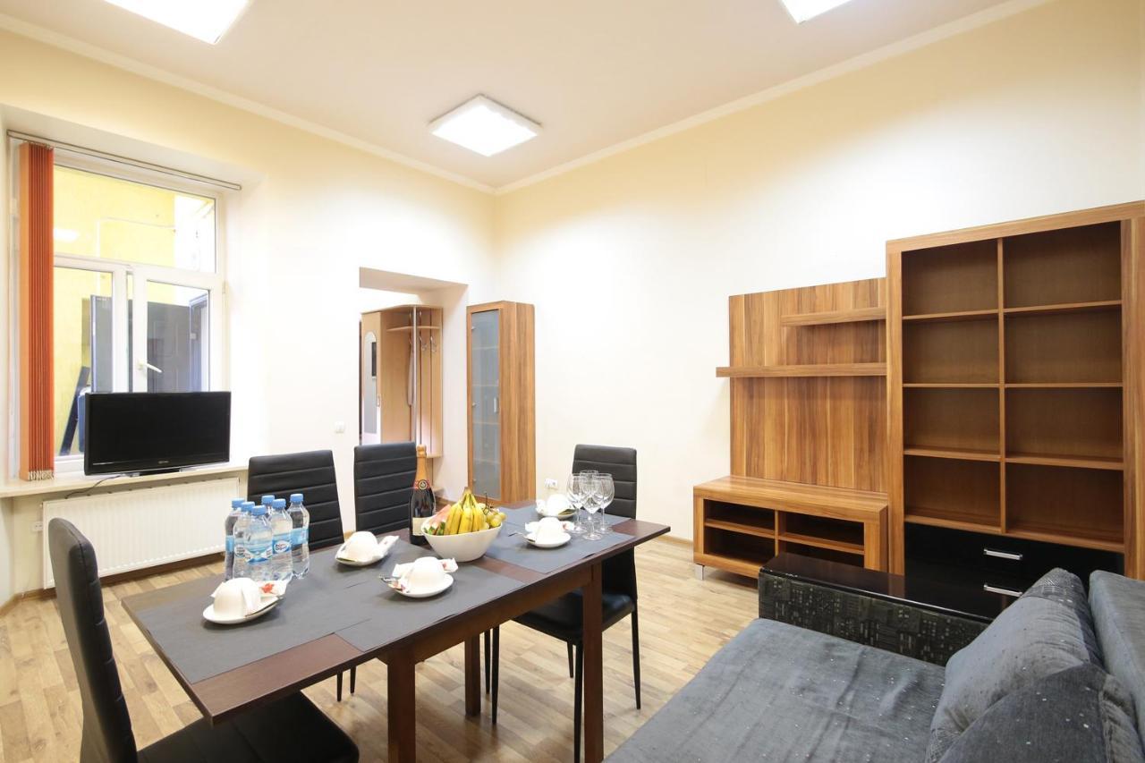Deluxe Apartments 1326 Lviv Exterior photo